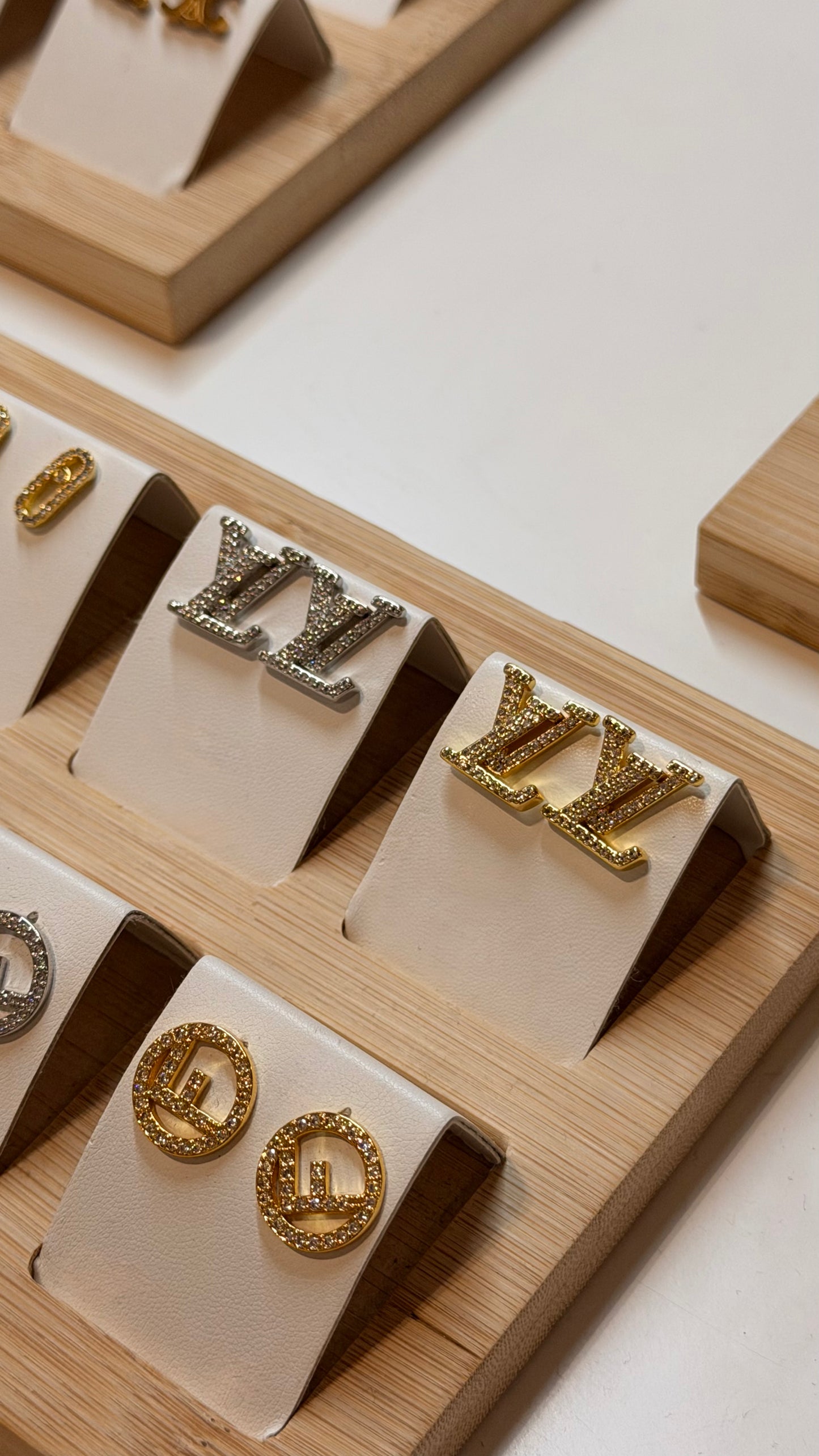 Lux Studs