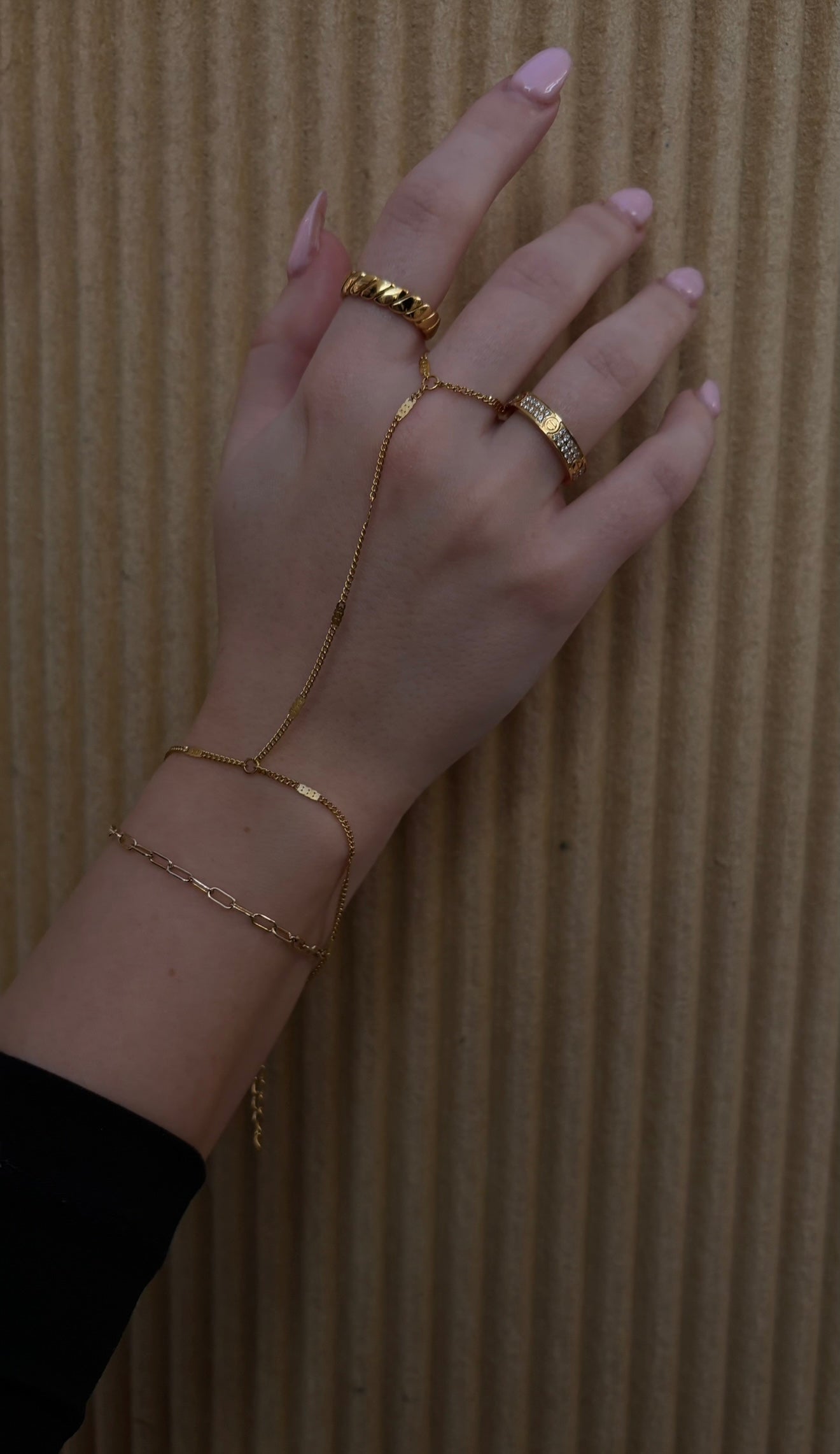 Hand-Chains
