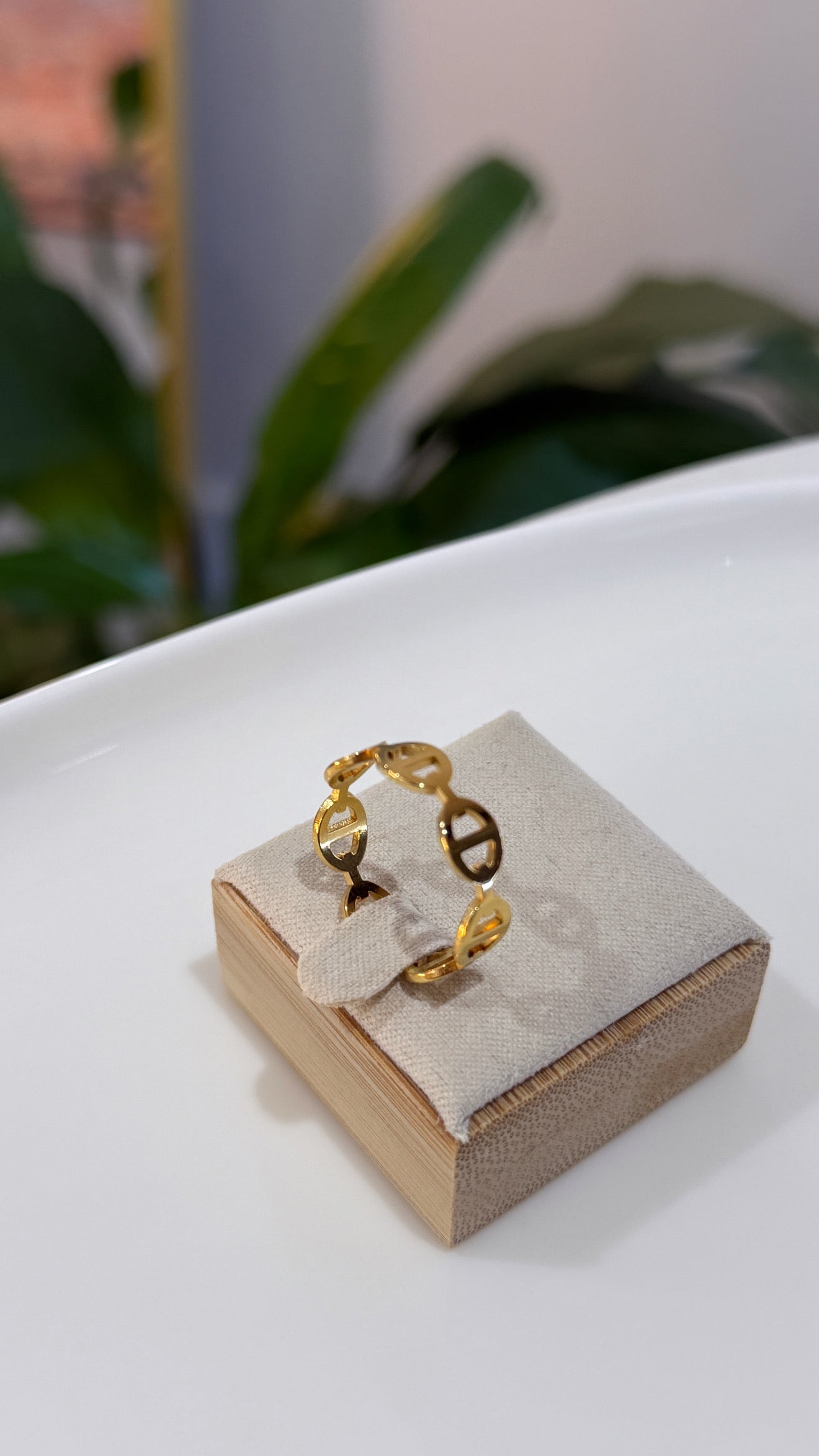 Twist Link Ring