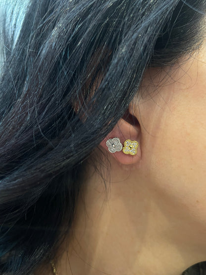 Mini Clover Earrings