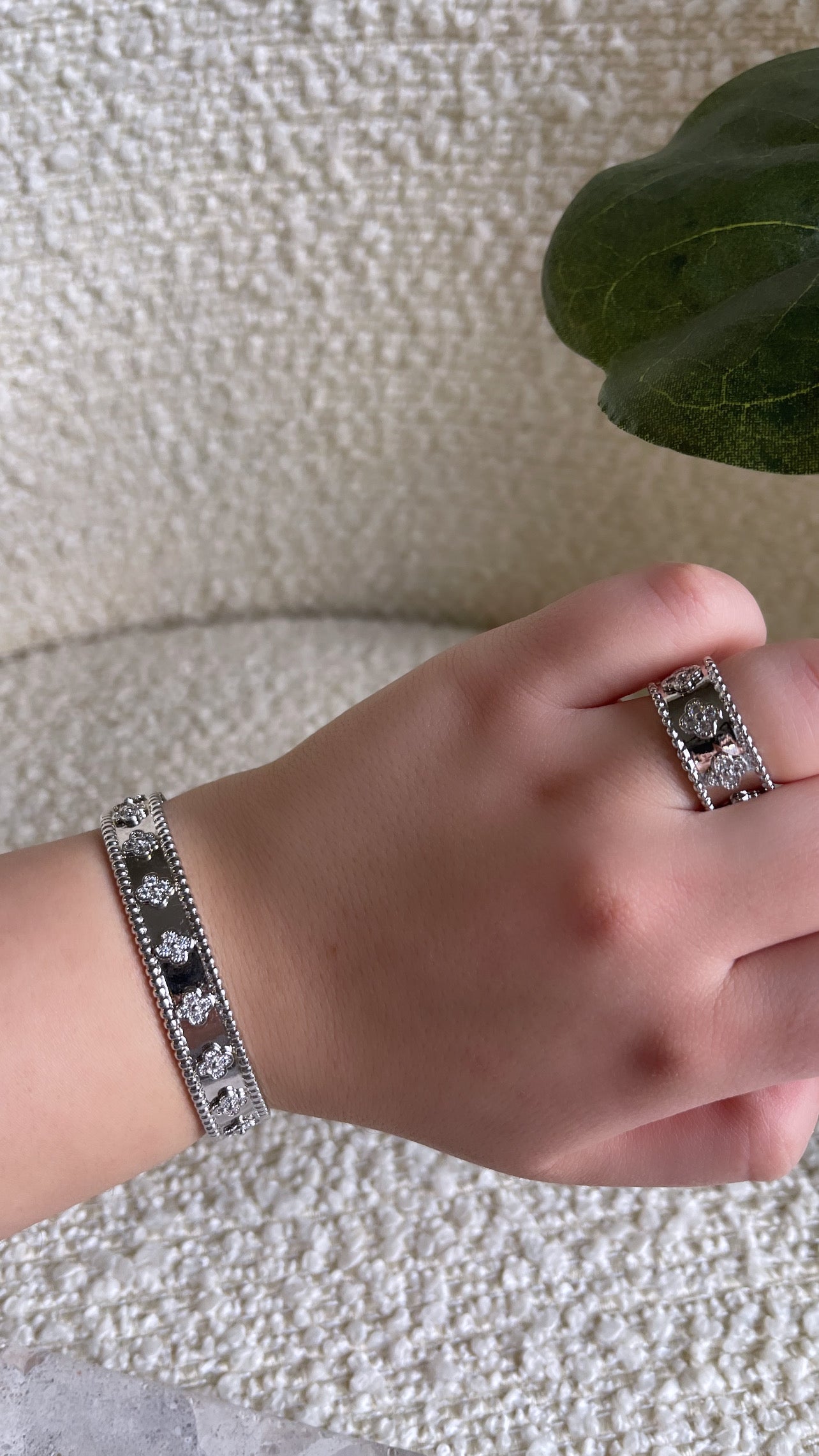 Clover Bangle Set