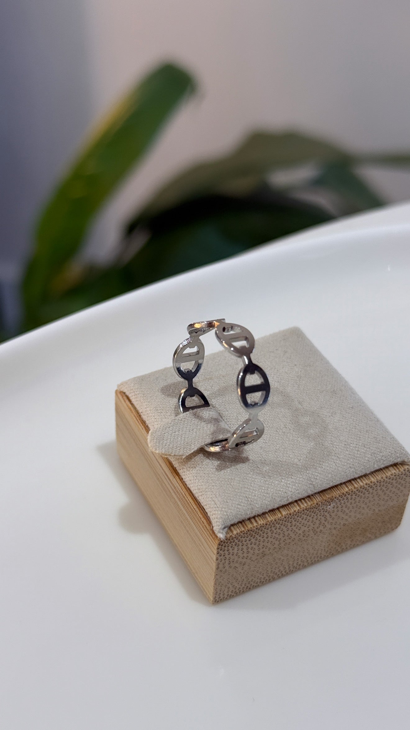 Twist Link Ring